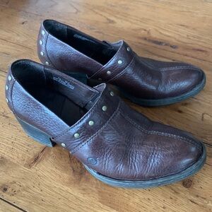 Born boc Dark Brown Leather Slip On Booties Clogs Block Heel Rivets Women’s 7.5